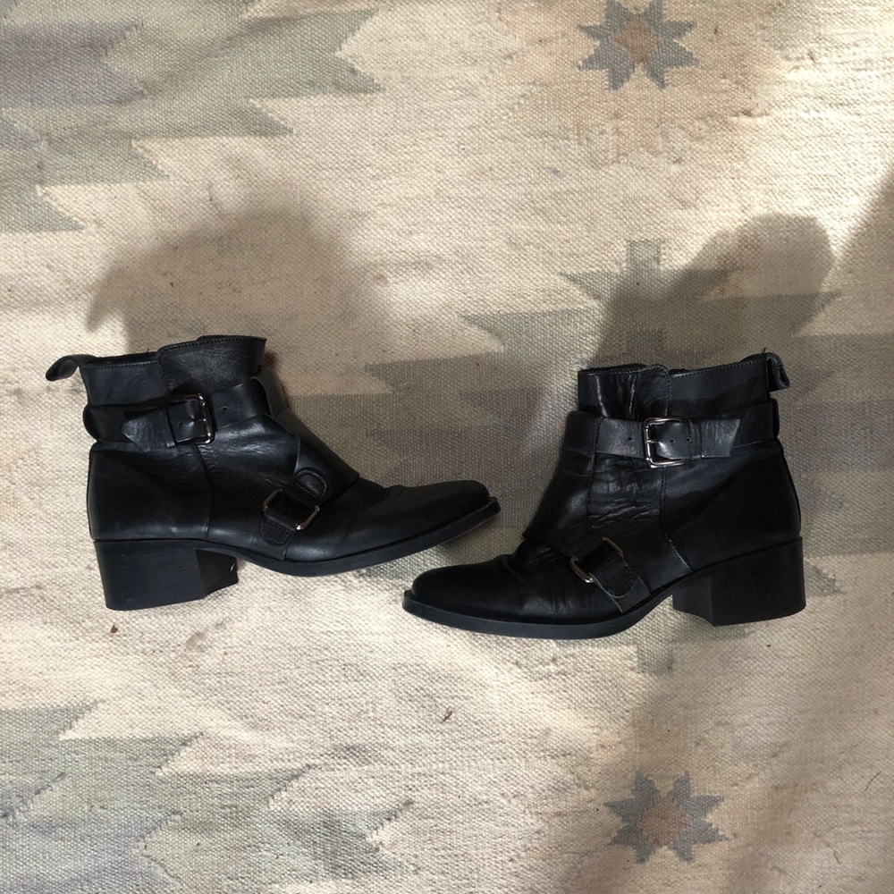 Zara Black Leather Buckle Ankle Booties